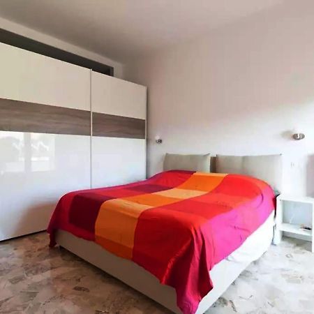 A Soli 15 Minuti Da Venezia Bus Sotto Casa Местре Экстерьер фото