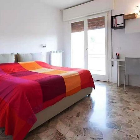 A Soli 15 Minuti Da Venezia Bus Sotto Casa Местре Экстерьер фото